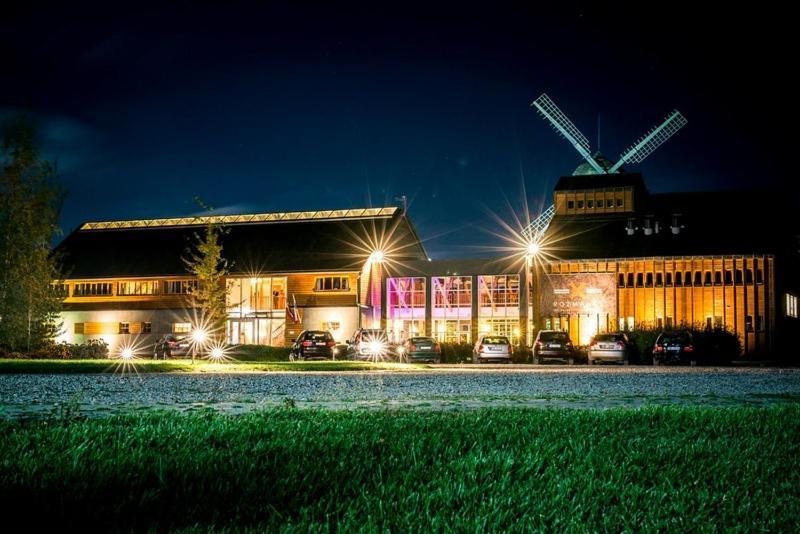 Rozmalas Ceraukste Buitenkant foto