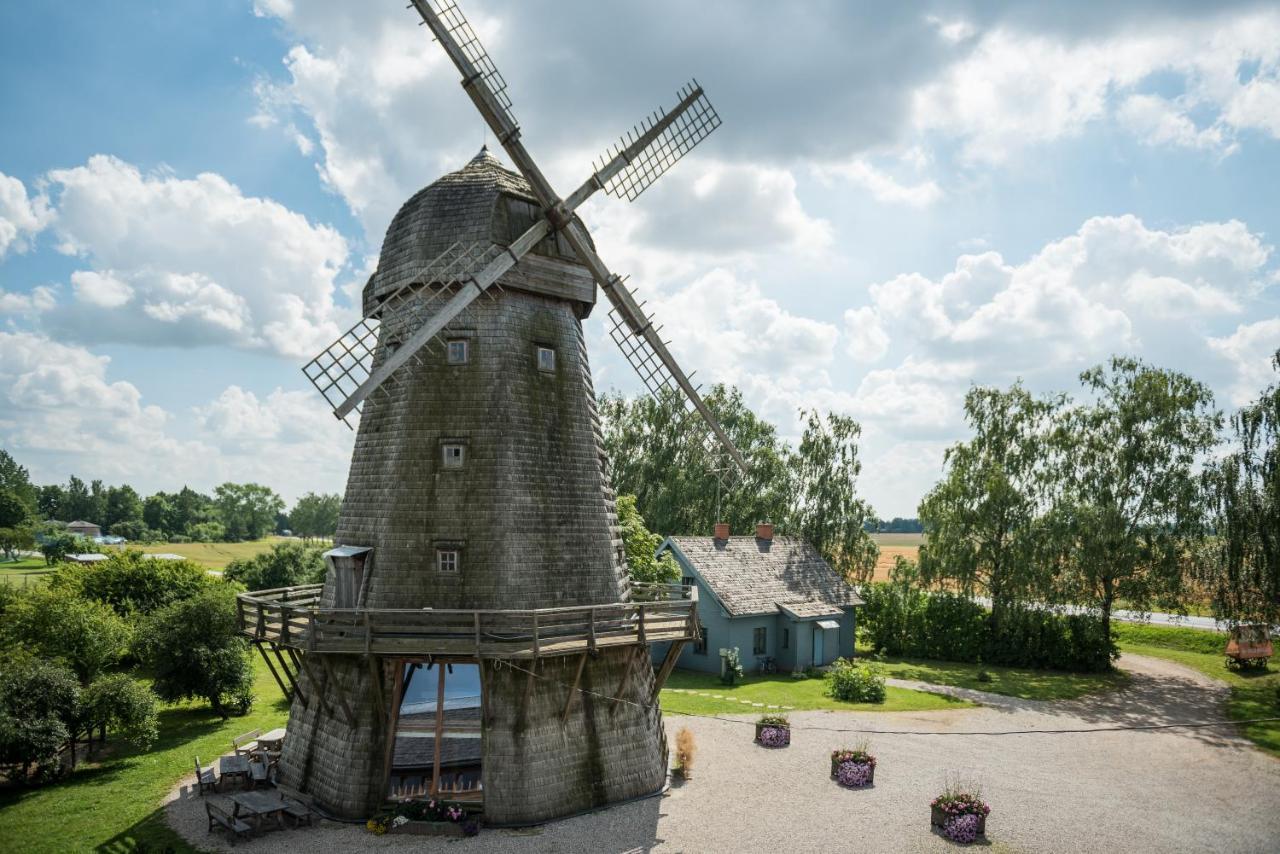 Rozmalas Ceraukste Buitenkant foto