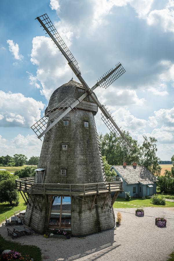 Rozmalas Ceraukste Buitenkant foto